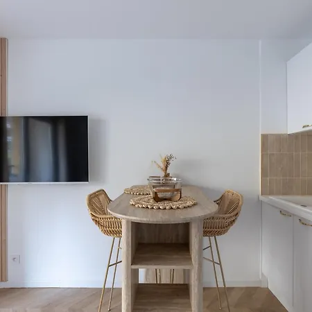 - Cosy Rénové -terrasse&parking Privé Mety